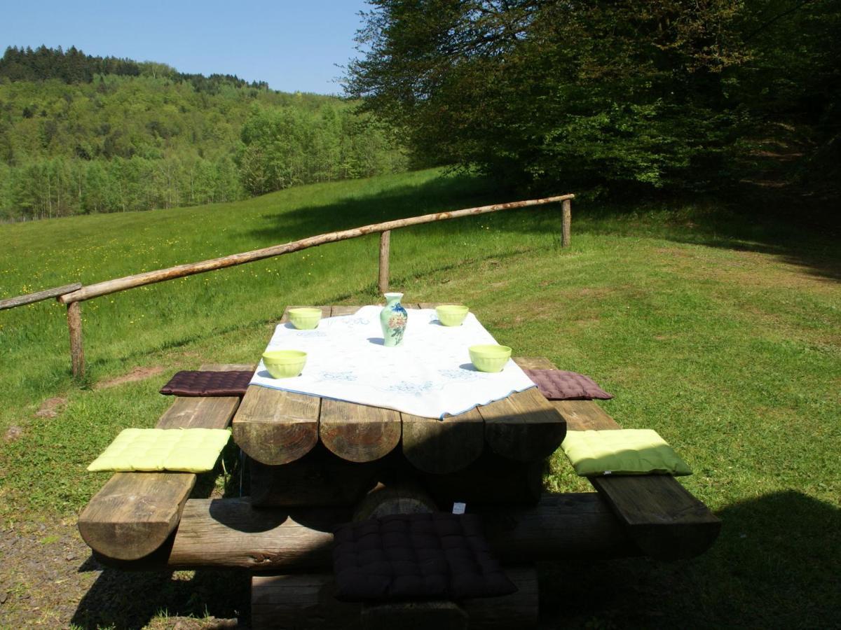Cosy Holiday Home With Garden In Walscheid Buitenkant foto