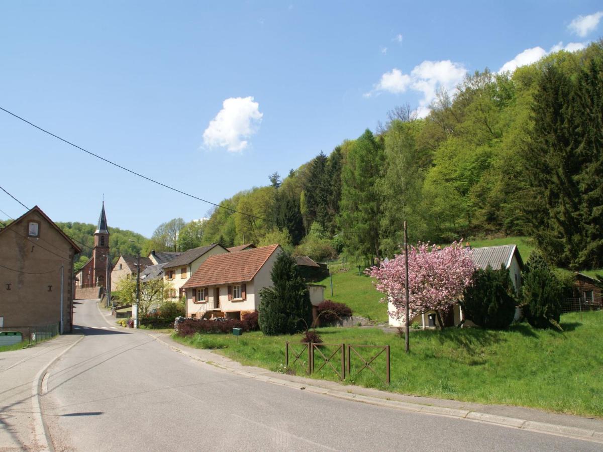 Cosy Holiday Home With Garden In Walscheid Buitenkant foto