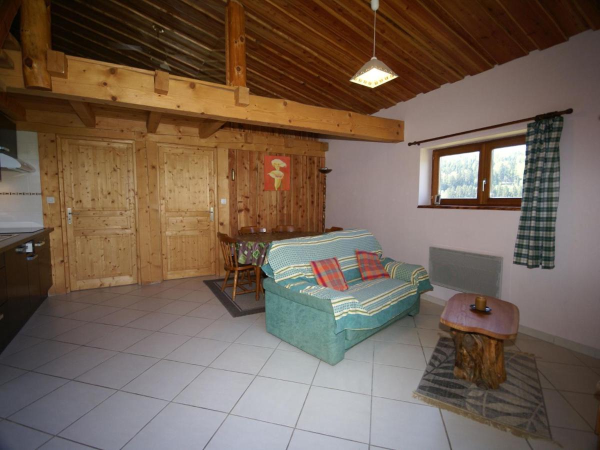 Cosy Holiday Home With Garden In Walscheid Buitenkant foto
